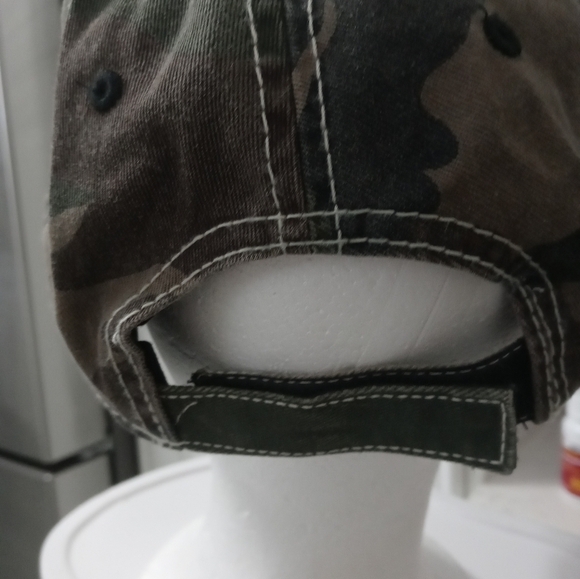 Anheuser-busch Official Product Camouflage Distressed Embroidered Logo Cap - Picture 4 of 7